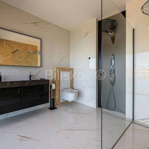 Prodaja, Zadar, luksuzna villa, bazen, prvi red do mora 