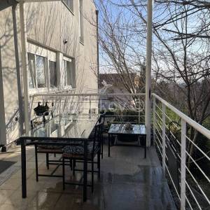 Prodaja, Zagreb, Remete, trosoban stan, terasa, vrt, parking
