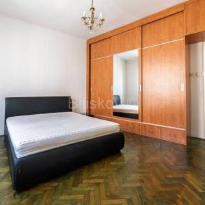 Prodaja, Zagreb, Ribnjak, građanski trosoban stan, 2.kat, nema lifta