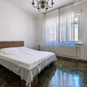 Prodaja, Zagreb, Ribnjak, građanski trosoban stan, 2.kat, nema lifta