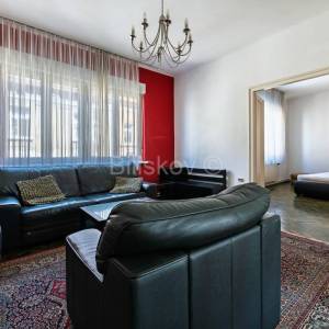 Prodaja, Zagreb, Ribnjak, građanski trosoban stan, 2.kat, nema lifta