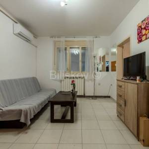 Prodaja, Zagreb, Rudeš, obiteljska kuća s tri apartmana, parking