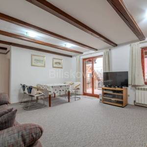 Prodaja, Zagreb, Rudeš, obiteljska kuća s tri apartmana, parking
