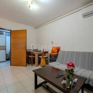 Prodaja, Zagreb, Rudeš, obiteljska kuća s tri apartmana, parking