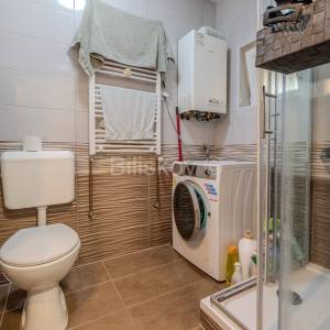 Prodaja, Zagreb, Rudeš, obiteljska kuća s tri apartmana, parking
