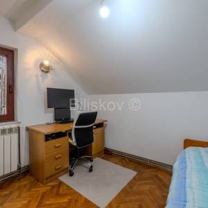 Prodaja, Zagreb, Rudeš, obiteljska kuća s tri apartmana, parking