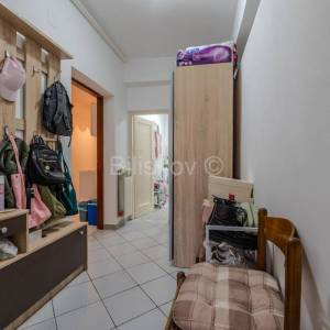 Prodaja, Zagreb, Rudeš, obiteljska kuća s tri apartmana, parking