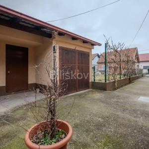 Prodaja, Zagreb, Rudeš, obiteljska kuća s tri apartmana, parking