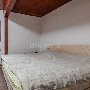Prodaja, Zagreb, Rudeš, obiteljska kuća s tri apartmana, parking
