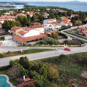 Prodaje se atraktivno građevinsko zemljište u blizini mora, Premantura