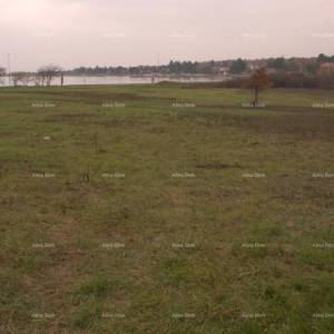 Prodaje se građevinsko zemljište, okolica Novigrada.