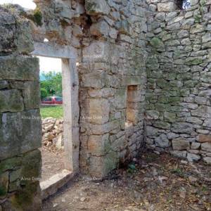 Prodaje se kamena kuća za renovaciju –Kršan
