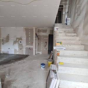 Prodaje se kuća s konobom u fazi renovacije, Krnica!