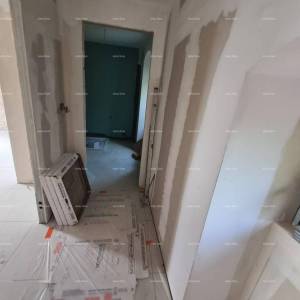 Prodaje se kuća s konobom u fazi renovacije, Krnica!