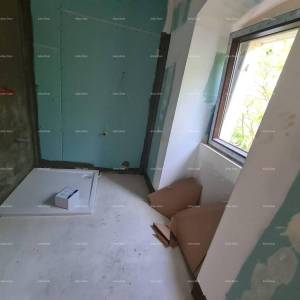 Prodaje se kuća s konobom u fazi renovacije, Krnica!