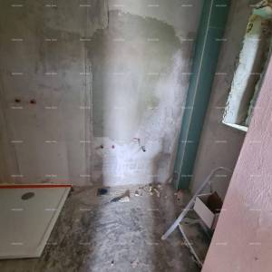 Prodaje se kuća s konobom u fazi renovacije, Krnica!