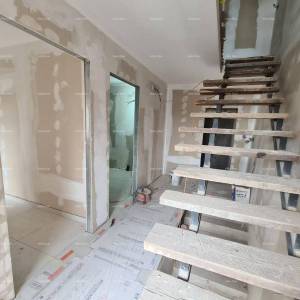 Prodaje se kuća s konobom u fazi renovacije, Krnica!
