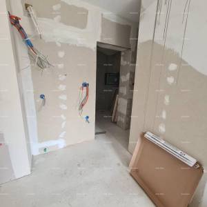 Prodaje se kuća s konobom u fazi renovacije, Krnica!