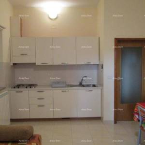 Prodaje se kuća sa 5 apartmana i pogledom na more, Premantura