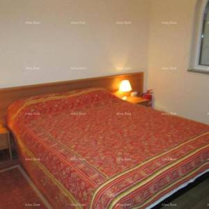 Prodaje se kuća sa 5 apartmana i pogledom na more, Premantura