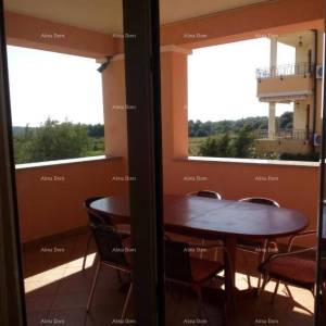 Prodaje se kuća sa 5 apartmana i pogledom na more, Premantura