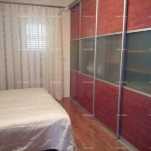 Prodaje se kuća sa 5 apartmana i pogledom na more, Premantura