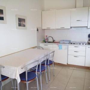 Prodaje se kuća sa 5 apartmana i pogledom na more, Premantura