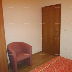 Prodaje se kuća sa 5 apartmana i pogledom na more, Premantura
