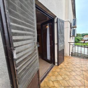 Prodaje se kuća sa velikim dvorištem, Jadreški