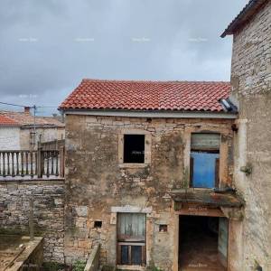 Prodaje se kuća za renovaciju