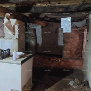 Prodaje se kuća za renovaciju