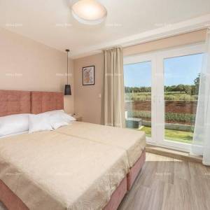 Prodaje se moderna villa sa bazenom, 360 m2, Poreč!