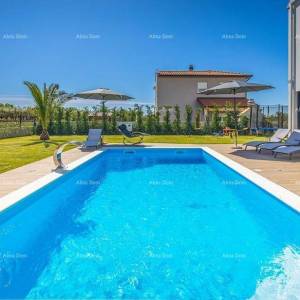 Prodaje se moderna villa sa bazenom, 360 m2, Poreč!