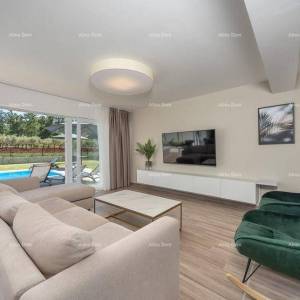 Prodaje se moderna villa sa bazenom, 360 m2, Poreč!