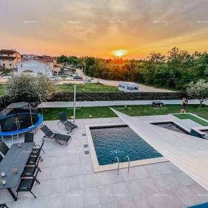 Prodaje se prekrasna vila sa bazenom  u blizini Poreča