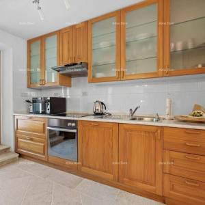 Prodaje se renovirana istarska kuća s bazenom – Kanfanar, 208 m², dva objekta