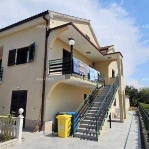Prodaje se samostojeća kuća, 165 m2, Poreč