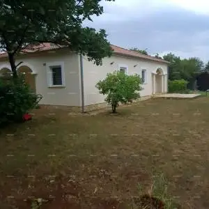 Prodaje se samostojeća kuća, Marčana