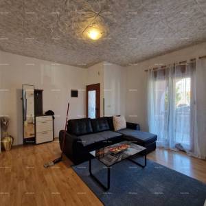Prodaje se samostojeća prizemnica sa dva stana, 181 m2,  Banjole