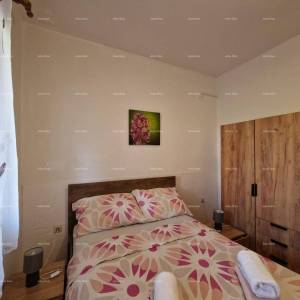 Prodaje se samostojeća prizemnica sa dva stana, 181 m2,  Banjole