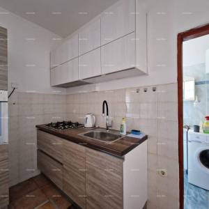 Prodaje se samostojeća prizemnica sa dva stana, 181 m2,  Banjole