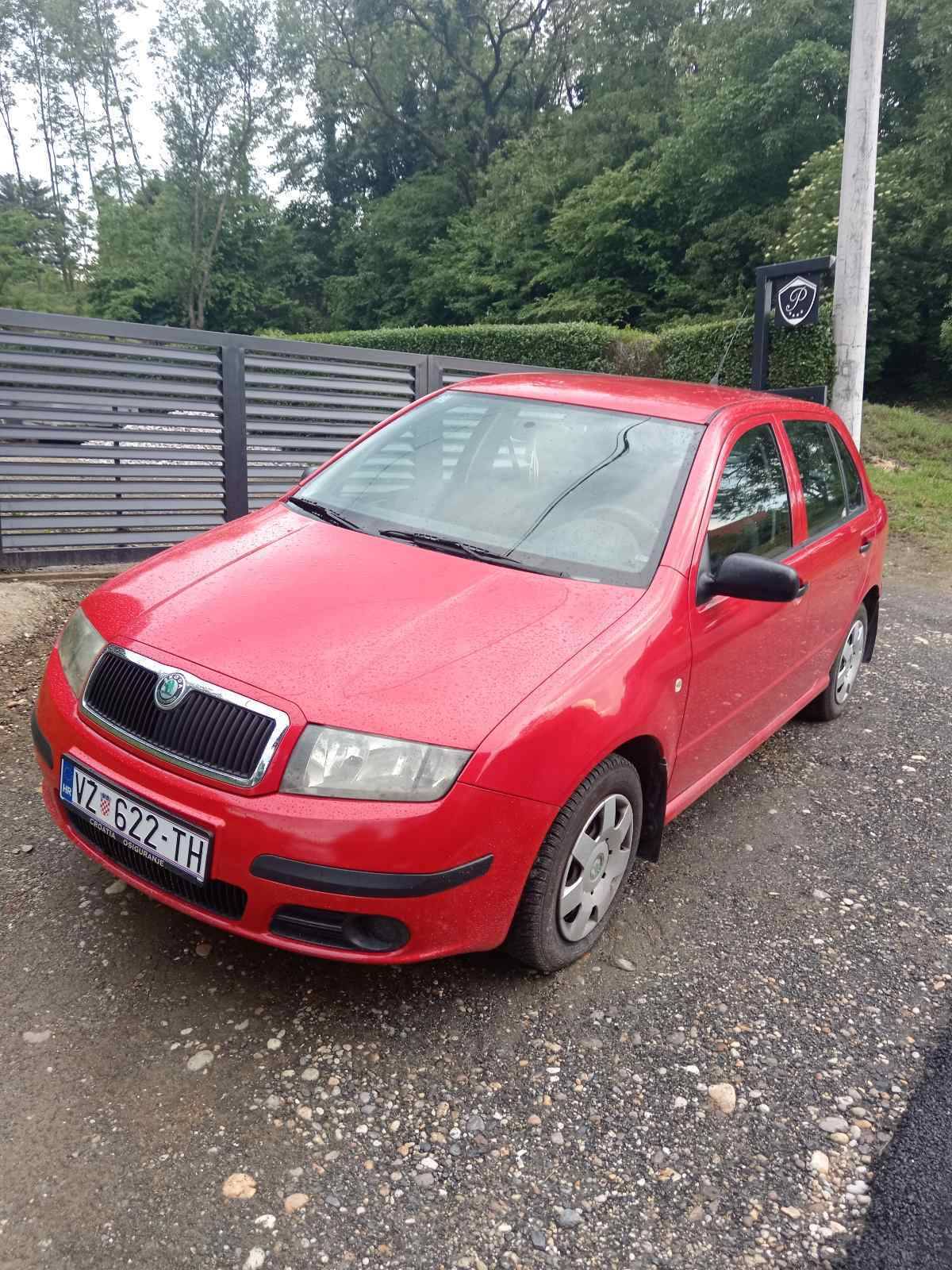PRODAJE SE ŠKODA FABIA U SUPER STANJU
