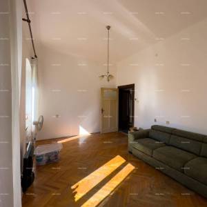 Prodaje se stan, 75 m², Pula – Veruda