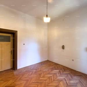 Prodaje se stan, 75 m², Pula – Veruda