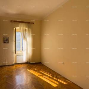 Prodaje se stan, 75 m², Pula – Veruda