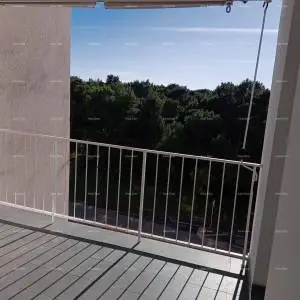 Prodaje se stan sa pogledom na more, Pula. 2.  minute do šetnice Lungomare.