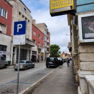 Prodaje se stan u centru . Smješten u glavnoj ulici grada Pule, Istarska ulica.
