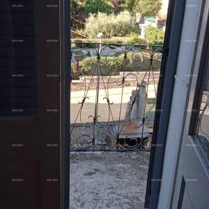 Prodaje se stan u Puli na izvrsnoj lokaciji VERUDA. U neposrednoj blizini bolnice.