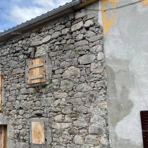 Prodaje se stara kamena kuća u netaknutoj prirodi, Lanišće