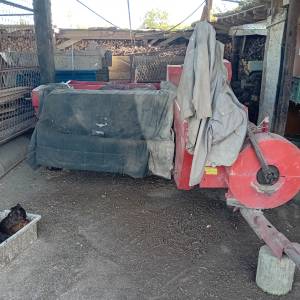 Prodajem balirku international 422 za kockaste bale